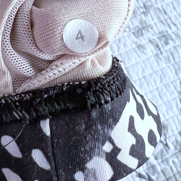 Lululemon All Sport Bra III in Static Mist White & Black • 4 - Picture 10 of 10